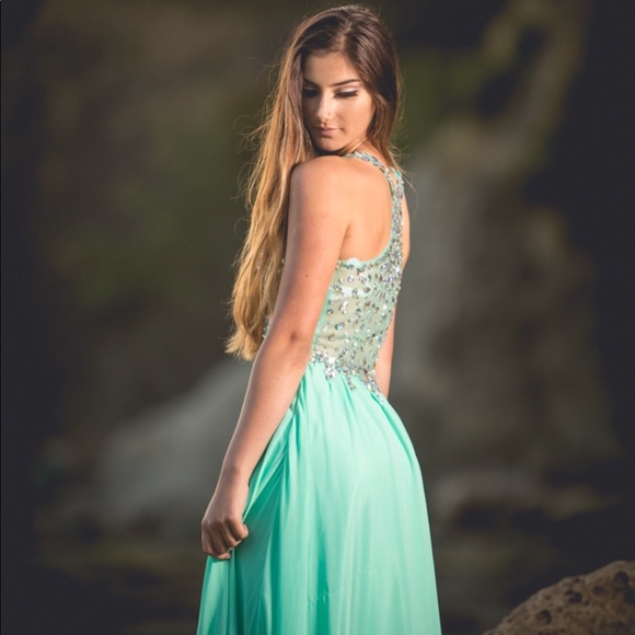 Prom dress - Picture 3 of 4